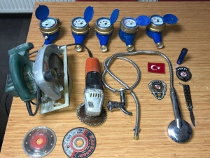 Bağcılar’da İnşaattan Hırsızlık Yapan Şahıs, Gece Kartalların Dikkati Sayesinde Yakalandı