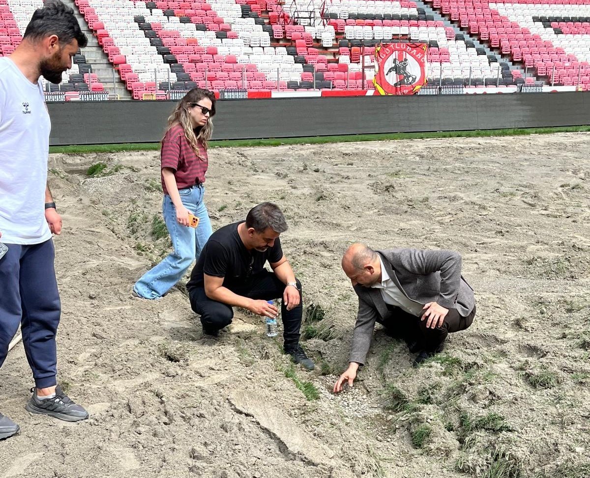 samsun-19-mayis-stadi-nin-zemini-yeni-sezona-hazirlaniyor