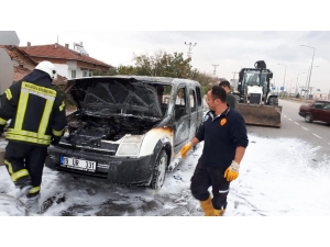 Seyir Halindeki Araç Alev Alev Yandı