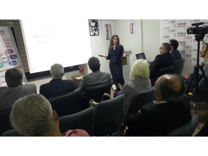 Eskişehirli Eczacı Fatımatüzzehra Kıraç’tan ‘Uyuşturucuyla Mücadele’ Konferansı