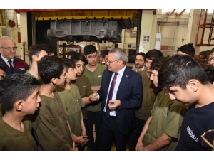 Vali Deniz Sanayi Tesislerinde İncelemelerde Bulundu