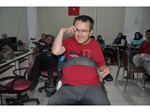 Engelli Öğretmenden Asker Selamı