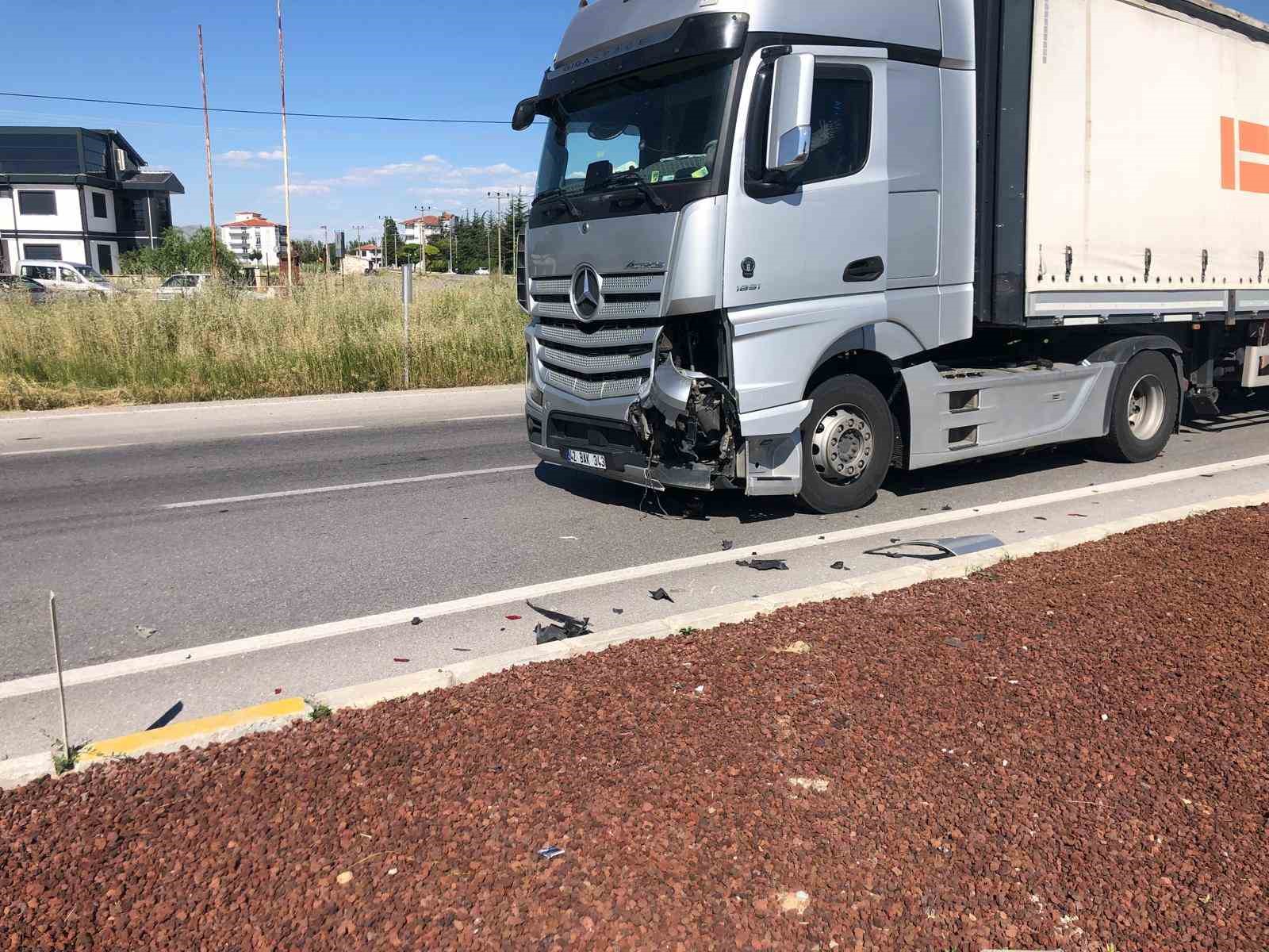 bolvadin-de-trafik-kazasi-1-yarali