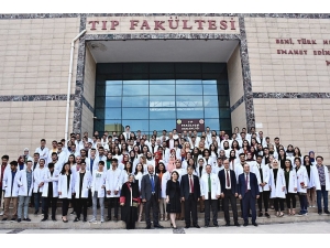 Hrü’de Hekim Adayları Mesleğe İlk Adımı Attı