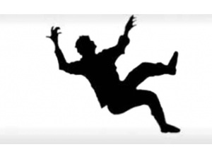 Merdivenden Düşen Yaşlı Adam Hayatını Kaybetti