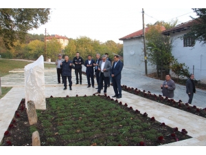 Sabah Namazı Sonrası Şehitliğe Ziyaret