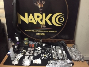 Kayseri’de Uyuşturucu Tacirlerine ’Koçbaşılı’ Şafak Operasyonu: 19 Gözaltı