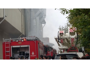 Sancaktepe’de Mobilya Atölyesinde Korkutan Yangın