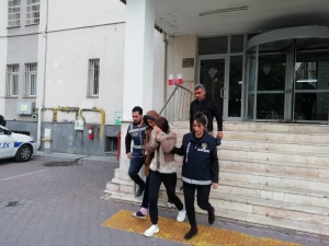2 Yıldır Aranan Kadın Hırsızlar Yakalandı
