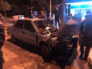 Kaynarca’da Trafik Kazası: 2 Yaralı