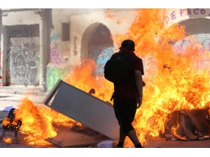 Protestolar Şili Devlet Başkanına Geri Adım Attırdı