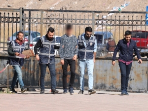 Cinayet Zanlısı Öğrenci Hakim Karşısında