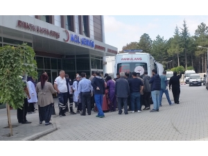 Traktörün Altında Kalan 5 Yaşındaki Çocuk Ağır Yaralandı