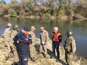 Afad 1. Derece Askeri Yasak Bölgede 60 Şişme Bot Topladı Ve İmha Etti