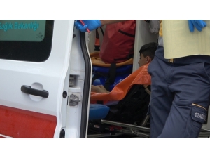 14 Yaşındaki Genç, 15 Yaşındaki Genci Bıçakla Yaraladı