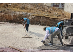 Eyyübiye’de Yol Yapım Çalışmaları Devam Ediyor