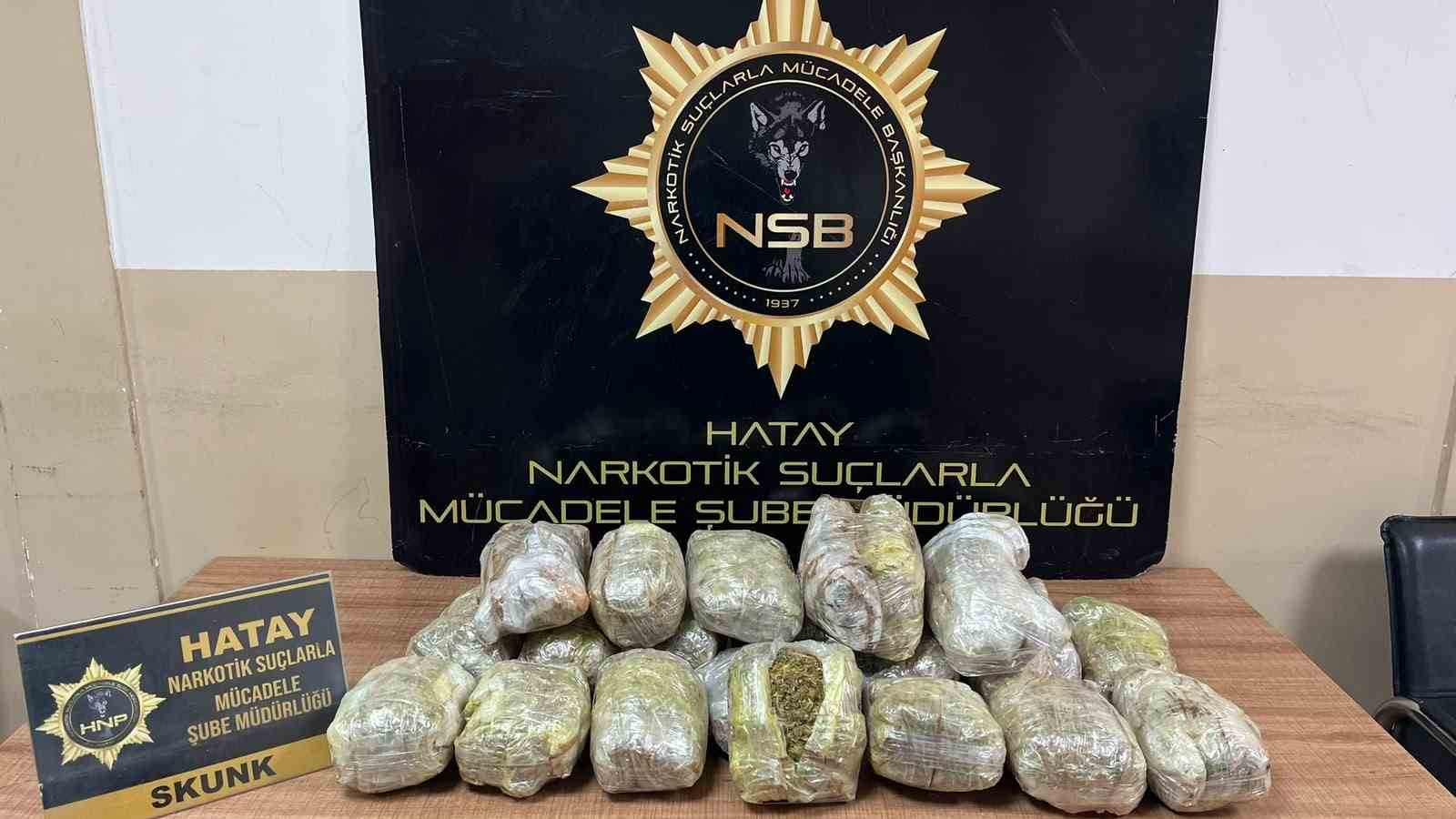 hatay-da-8-kilo-900-gram-esrar-yakalandi-4-tutuklama