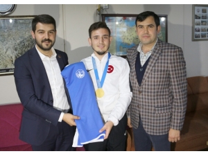 Engelli Sporculara Malzeme Yardımı