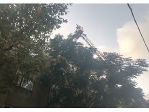 Avcılar’da Korkutan Çatı Yangını