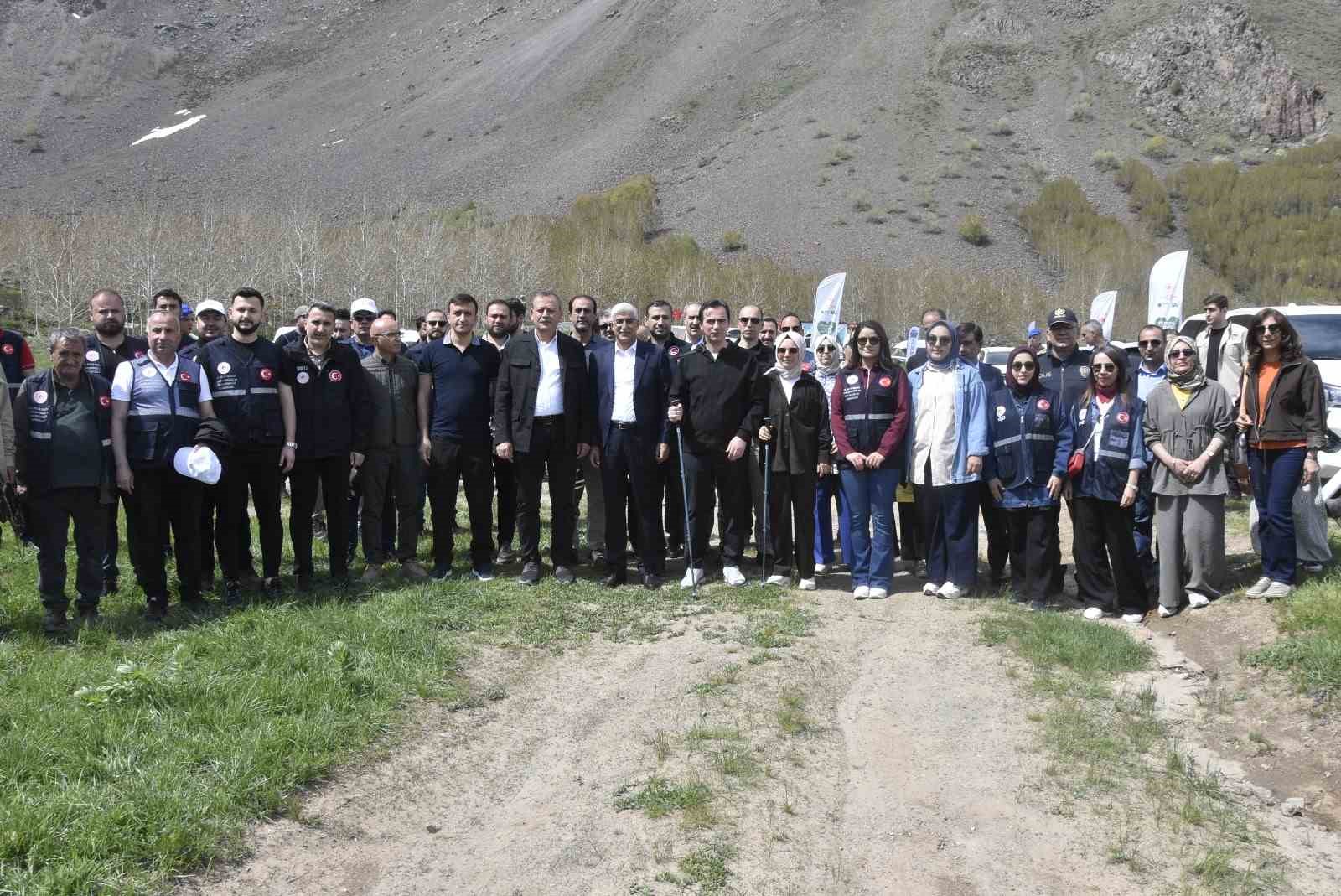 dunya-cevre-gunu-nde-nemrut-icin-temizlik-seferberligi