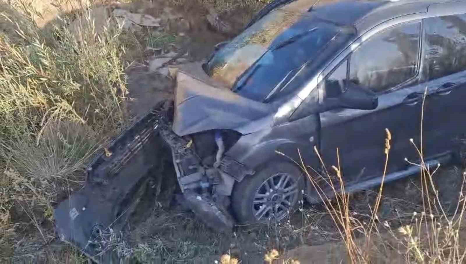 yuksekova-van-yolunda-trafik-kazasi-4-yarali