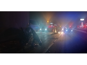 Sakarya’da Kamyonet Tıra Arkadan Çarptı: 1 Ölü 1 Yaralı