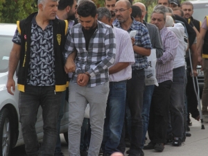 Tv Programlarında Aranan Dolandırıcı Fuhuş Operasyonunda Yakalandı