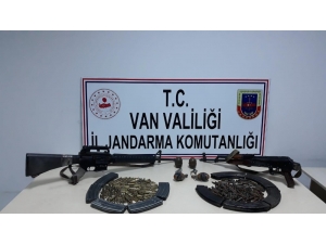 Van’ın Gürpınar İlçesinde Pkk’ya Ait Silah Ve Mühimmat Ele Geçirildi