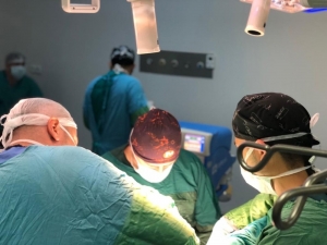 Balıkesir Tiroid Okulu’nda Ameliyat Canlı Yayınlanacak