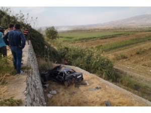 Kontrolden Çıkan Otomobil Takla Atıp Şarampole Yuvarlandı: 2’si Ağır, 4 Yaralı