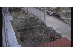 Kameraya Yakalanan Şüpheli: “Hırsız Kel, Benim 1 Metre Saçım Var”