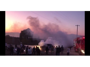 Park Halindeki Lüks Araç Mezarlıkta Alev Aldı