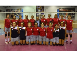 Başkan Ataç Başarılı Voleybolcuları Ziyaret Etti