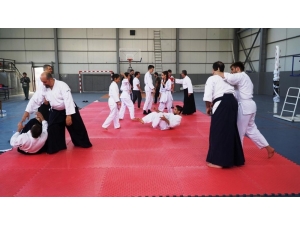 Üniversite Öğrencilerine Aikido Dersi