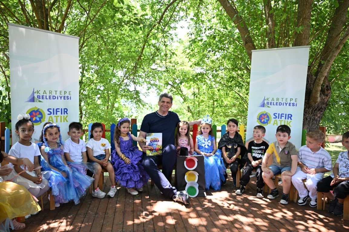 kartepe-de-miniklerden-geri-donusum-defilesi