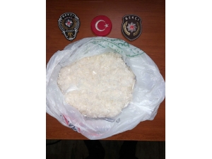 Fatih’te Kafede Uyuşturucu Madde Alışverişi