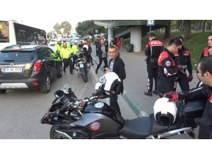 Yunuslar Kaza Yaptı: 2 Yaralı