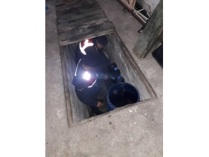 Jandarma Ekipleri Kaçak Şarabı Garaj Zulasında Buldu