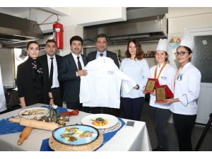 Rektör Sarıbıyık’tan Genç Aşçılara Teşekkür