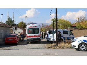 Silah Sesi Üzerine Eve Giren Yakınları Cesetle Karşılaştı
