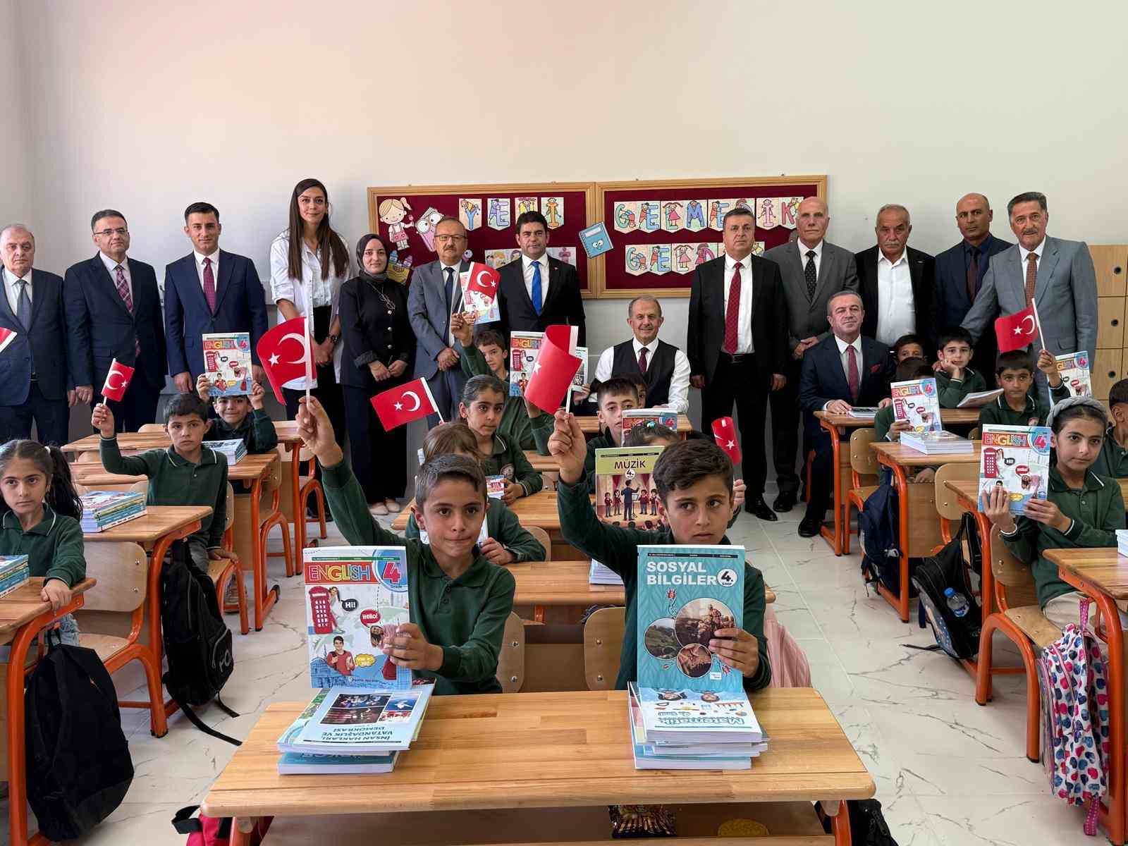 hakkari-de-60-bin-712-ogrenci-yeni-egitim-yilina-basladi