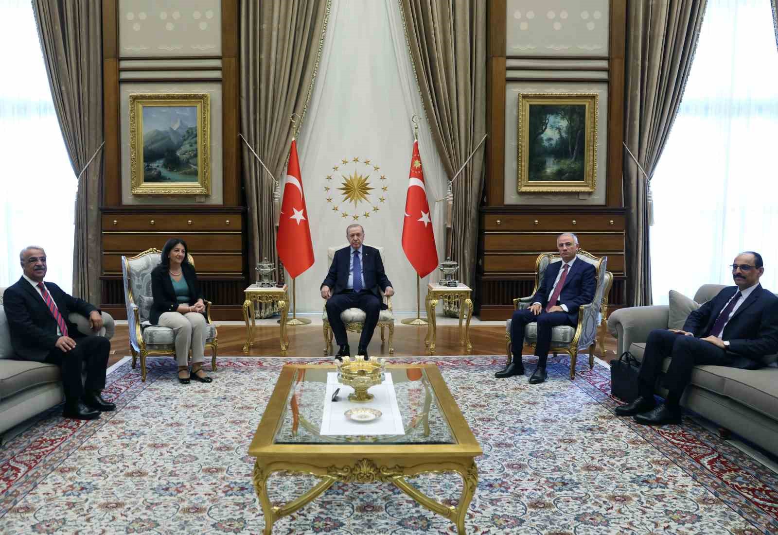 cumhurbaskani-erdogan-dem-parti-heyetini-kabul-etti