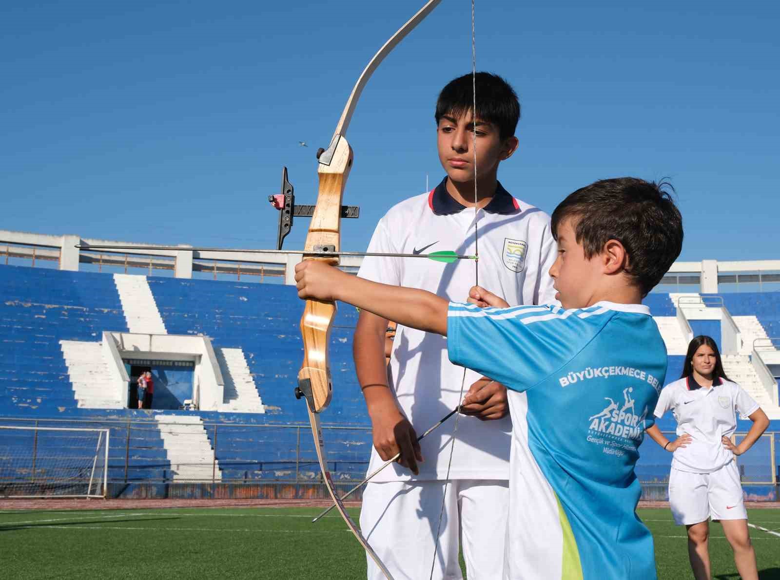 buyukcekmece-de-yaz-spor-okullari-basladi