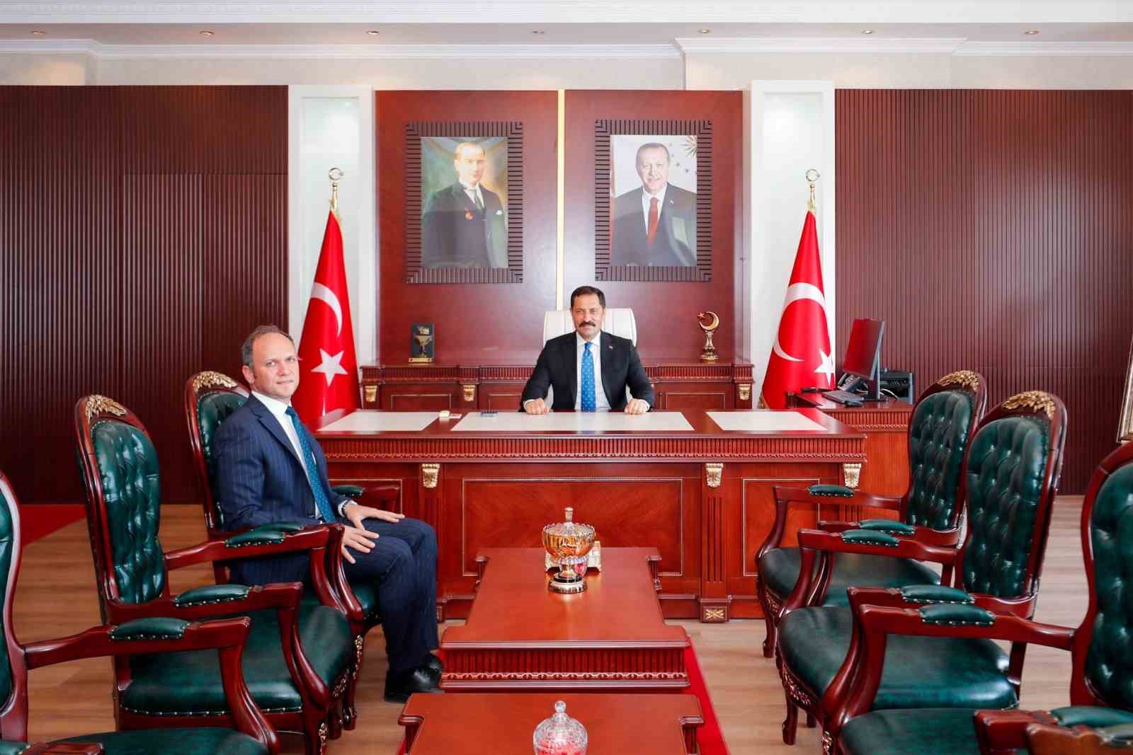 vali-masatli-erzin-de-temaslarda-bulundu