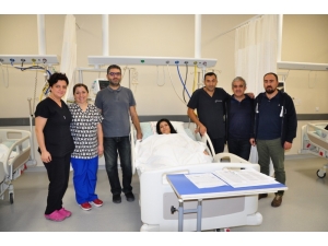 Doğuştan Kalbi Delik Olan Genç Kadın 30 Dakikada Sağlığına Kavuştu