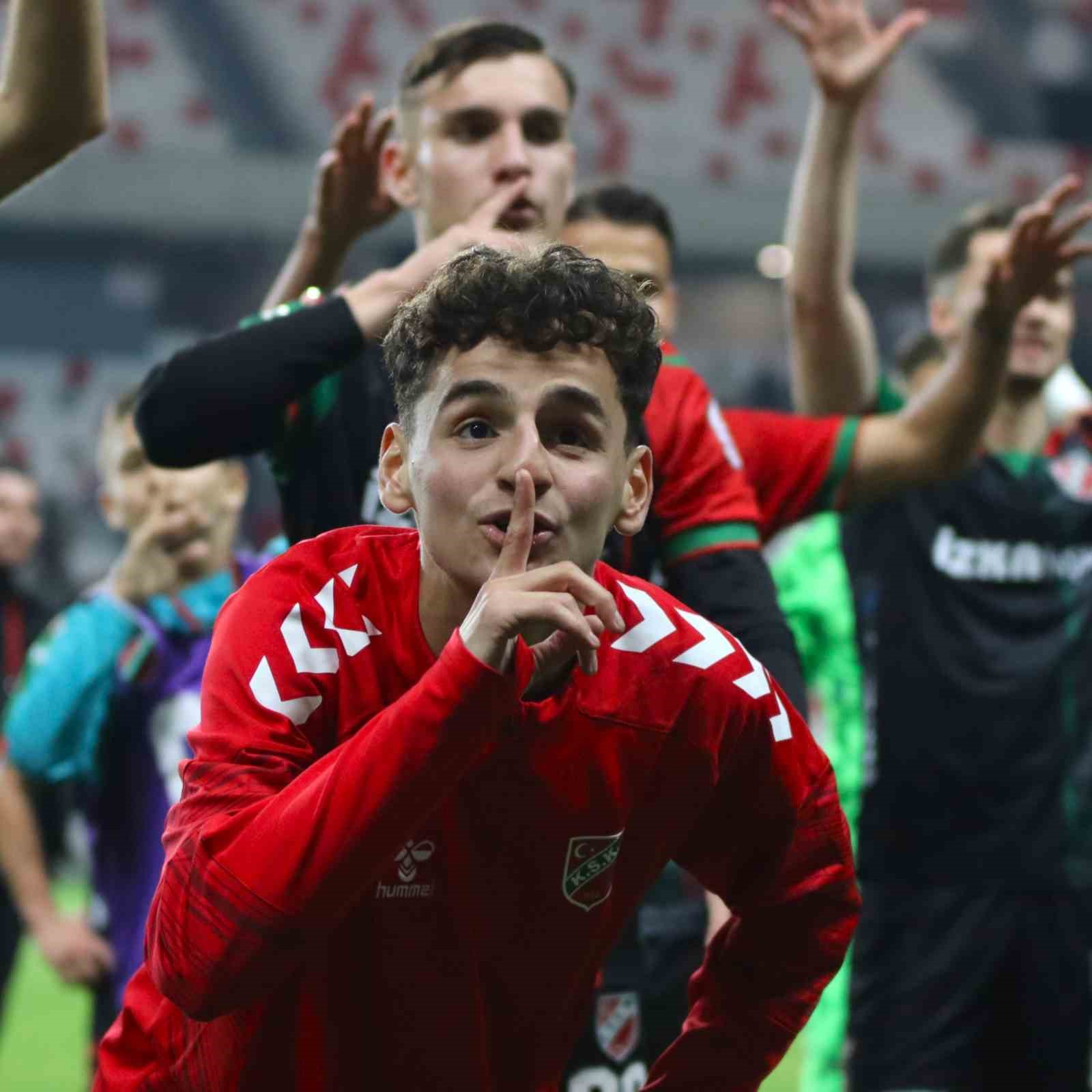aliaga-fk-de-adem-yesilyurt-sesleri