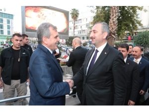 Bakan Gül, Beyazgül İle Bir Araya Geldi