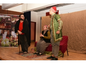 İnönü Ülkü Ocakları’ndan Yoğun İlgi Gören Tiyatro