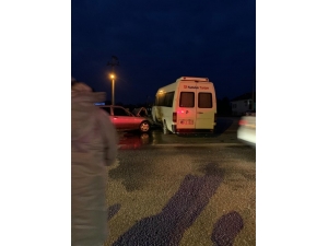 Otomobil İşçi Servisine Çarptı: 6 Yaralı