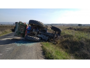 Tekirdağ’da Devrilen Traktörün Şoförü Yaralandı